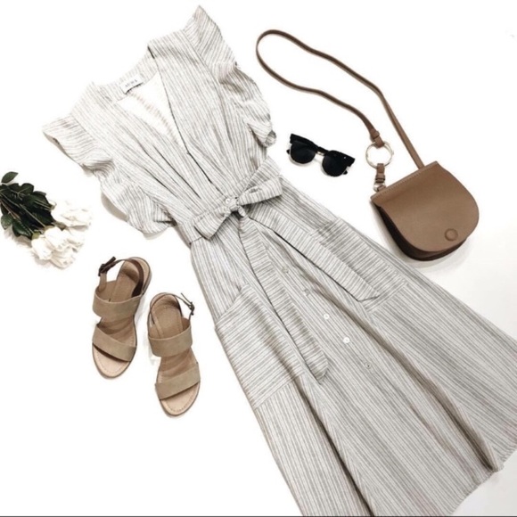 Dorimas Closet Dresses & Skirts - Pin stripe ruffled sleeve dress